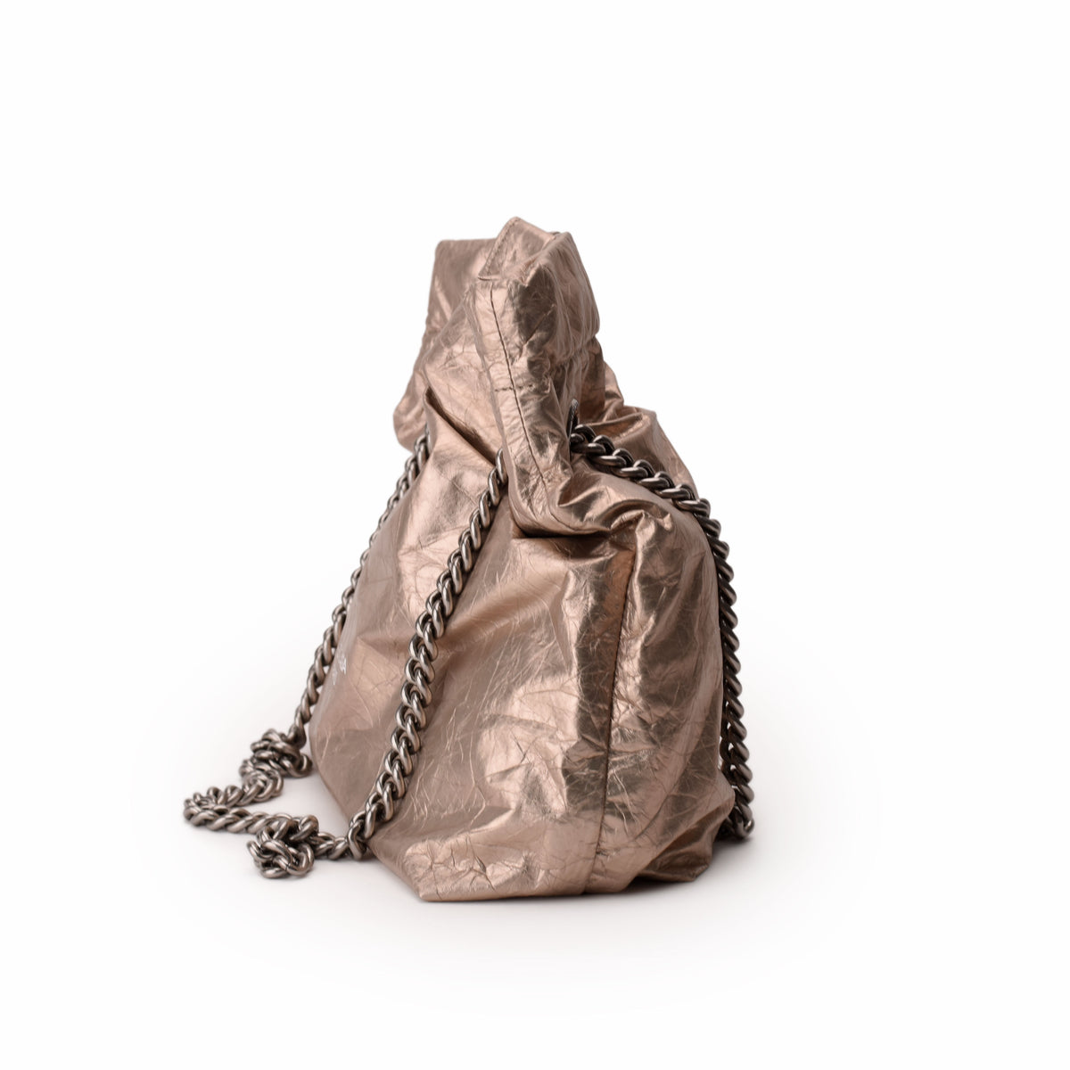 Metallic rose gold crumpled leather drawstring handbag with silver chain strap, curated Pre-loved Luxury by Myluxe in Helsinki.