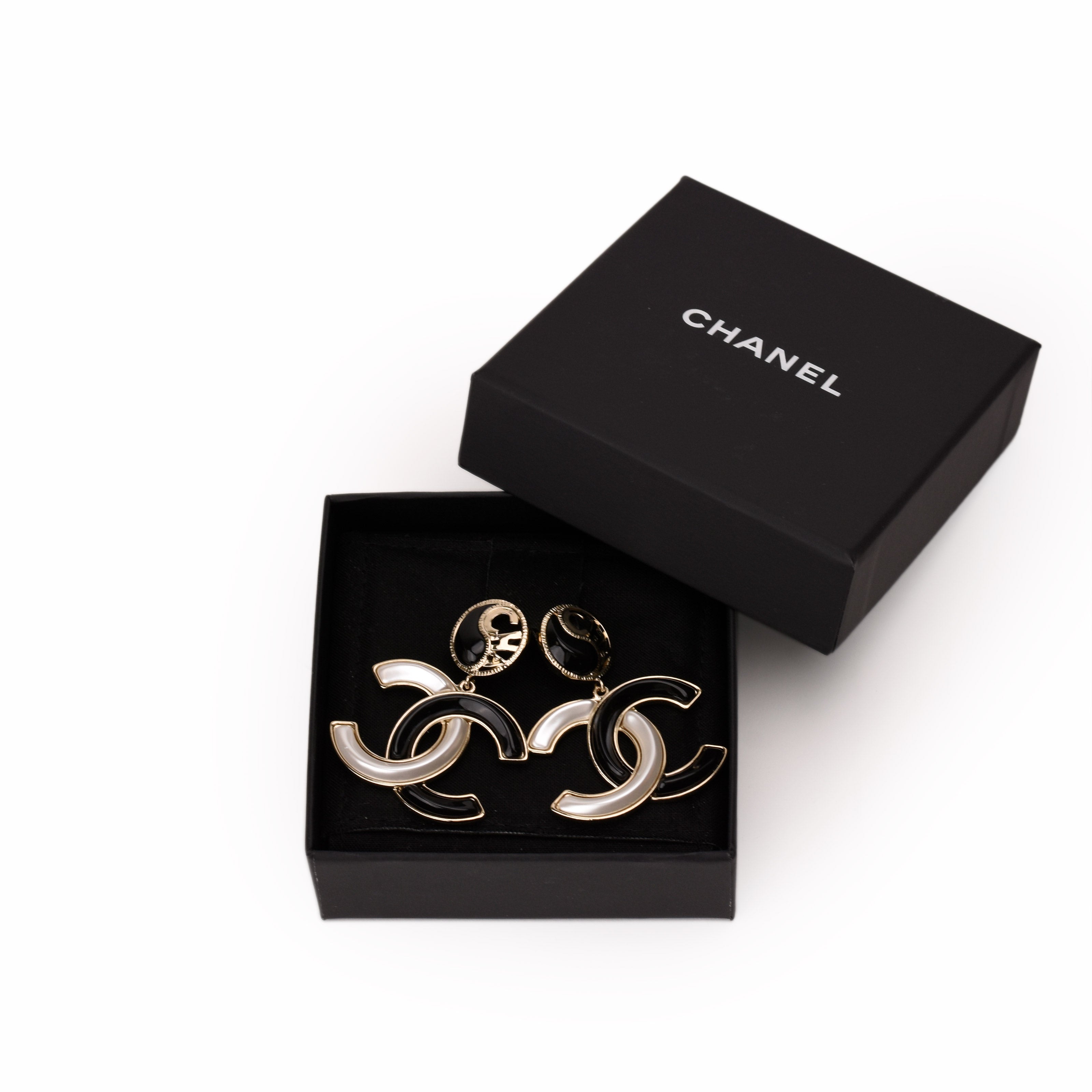 Chanel CC Logo Drop Earrings Black and White Enamel Gold Tone