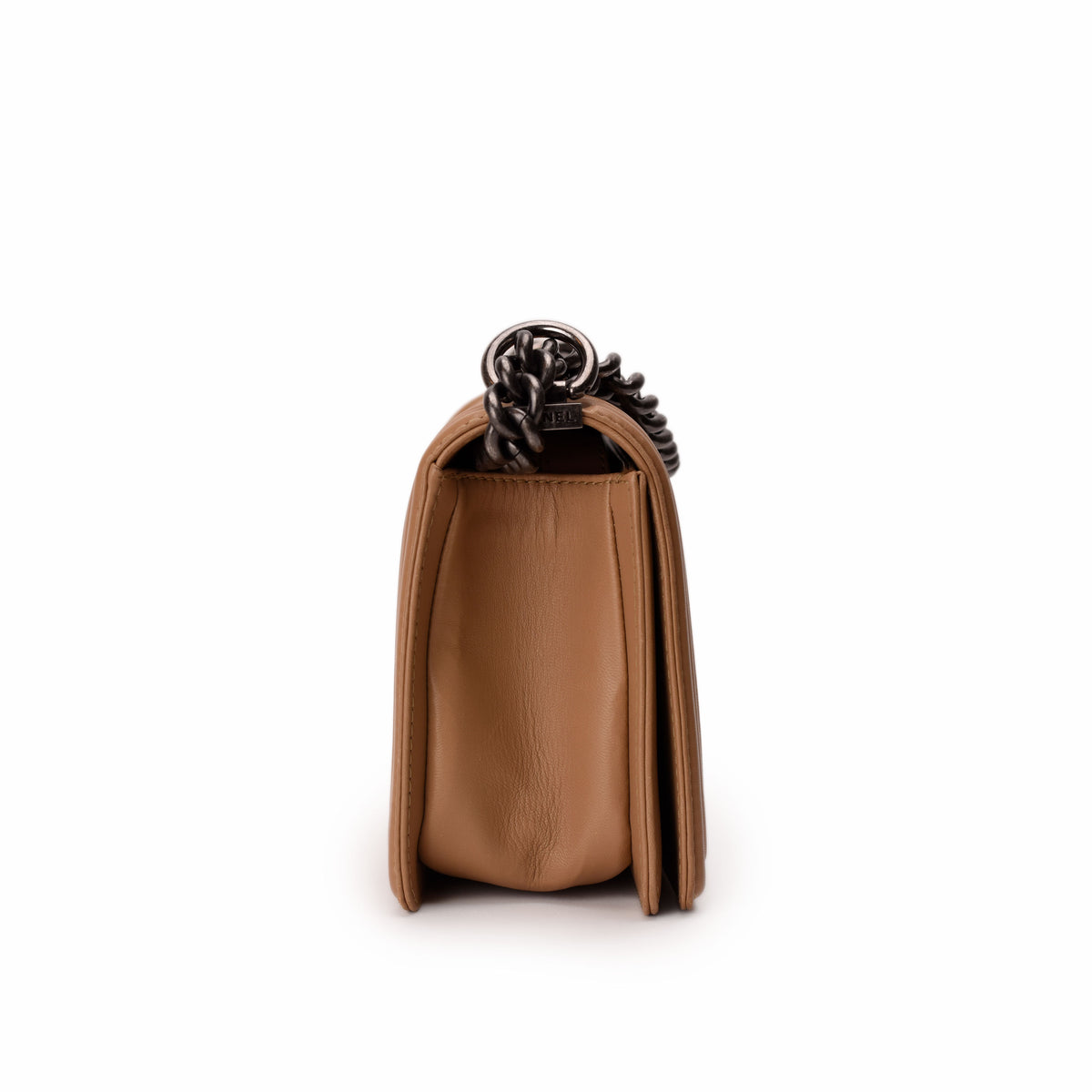 Tan smooth leather handbag with a dark metal chain strap, curated Pre-loved Luxury by Myluxe in Helsinki.