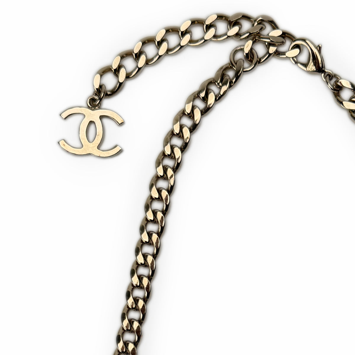 Gold-tone Chanel interlocking CC charm curb chain necklace, curated Pre-loved Luxury by Myluxe in Helsinki.