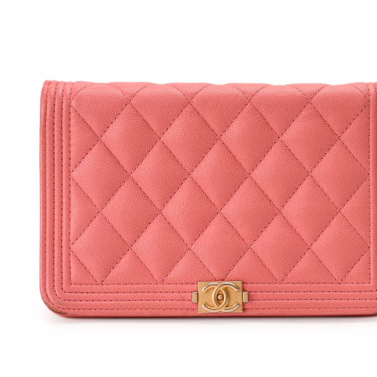 Pink quilted leather Chanel wallet with gold CC clasp, curated Pre-loved Luxury by Myluxe in Helsinki.