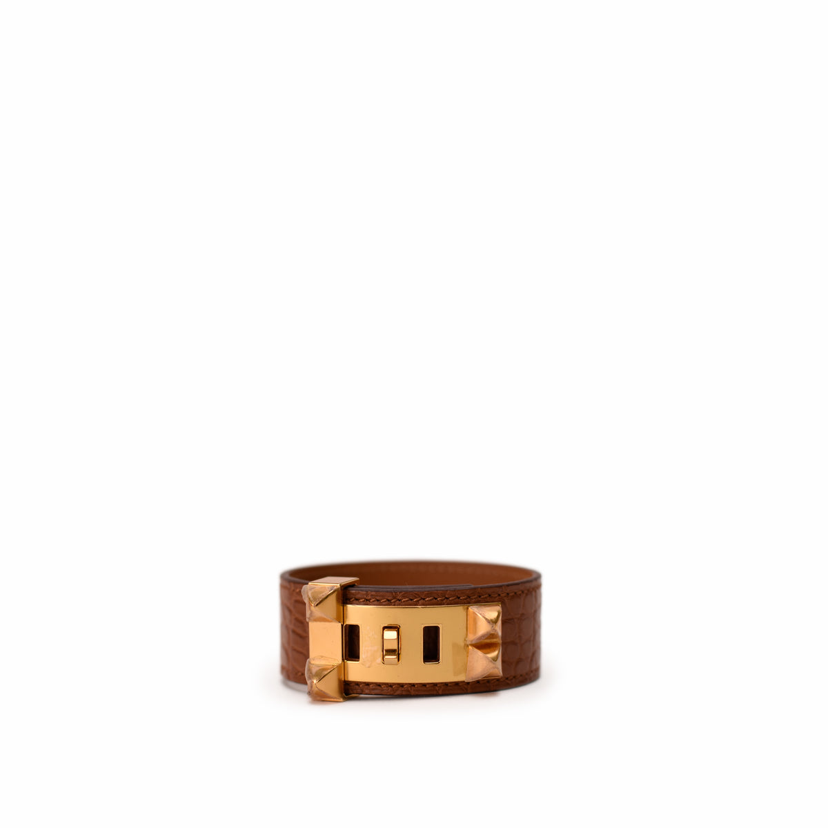Brown textured leather belt with gold-tone hardware. curated Pre-loved Luxury by Myluxe in Helsinki.