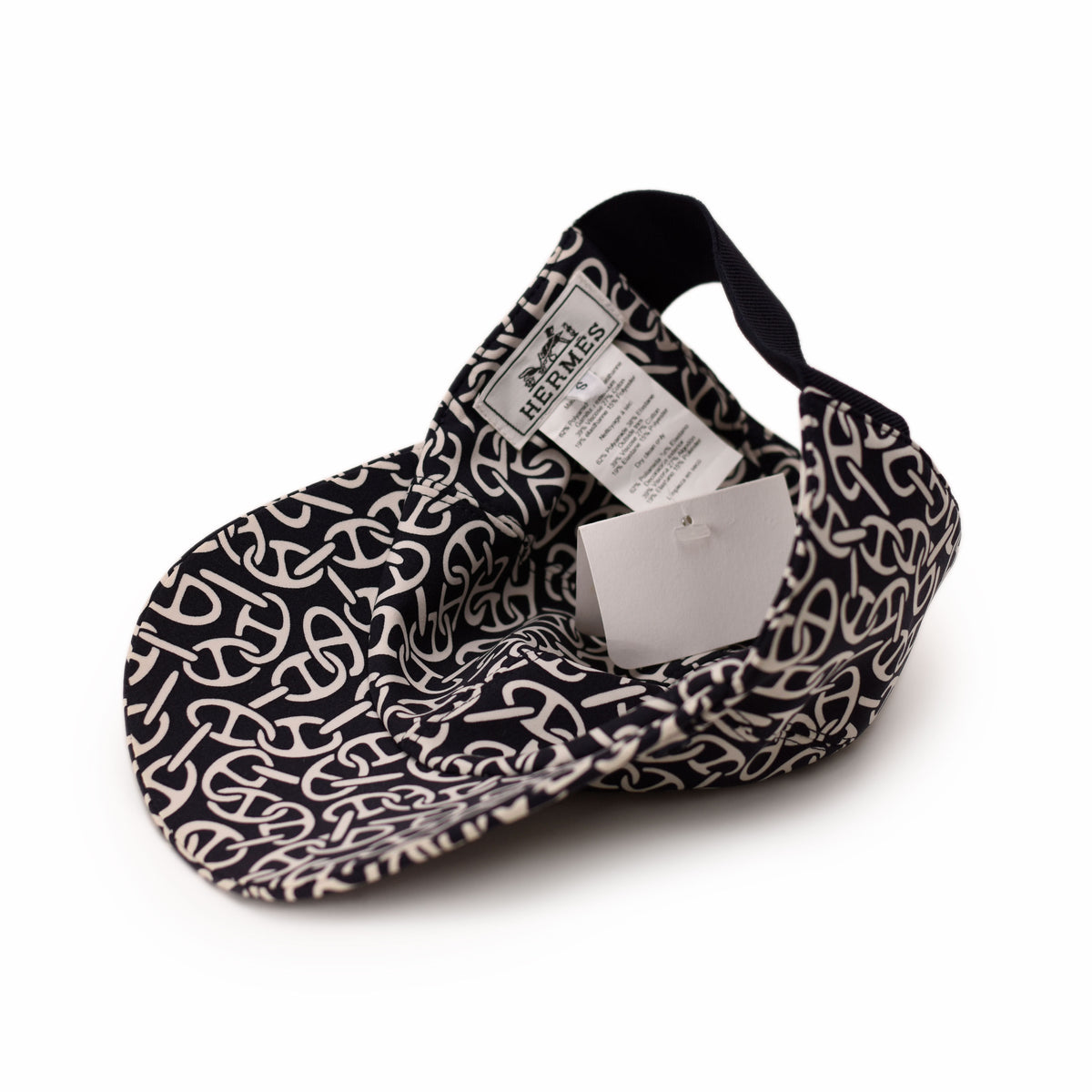 Hermès black and cream chain-print silk cap, curated Pre-loved Luxury by Myluxe in Helsinki.