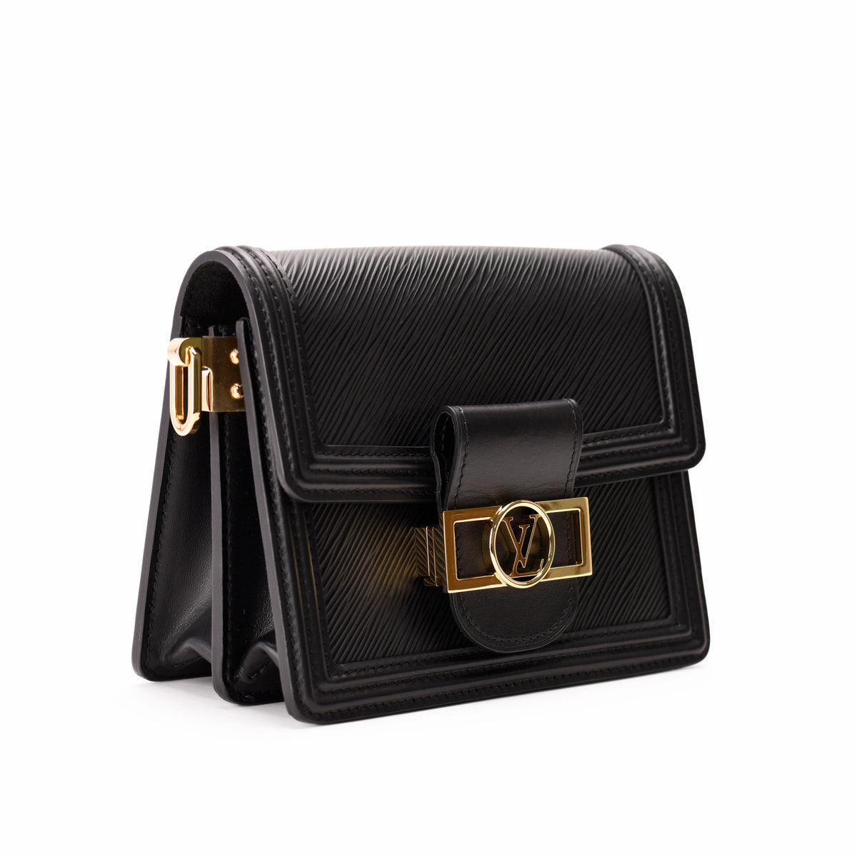 Black textured leather flap handbag with gold-tone V logo hardware, curated Pre-loved Luxury by Myluxe in Helsinki.