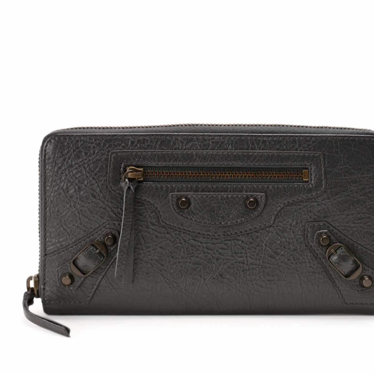 Black pebbled leather zip-around wallet with metallic hardware, curated Pre-loved Luxury by Myluxe in Helsinki.