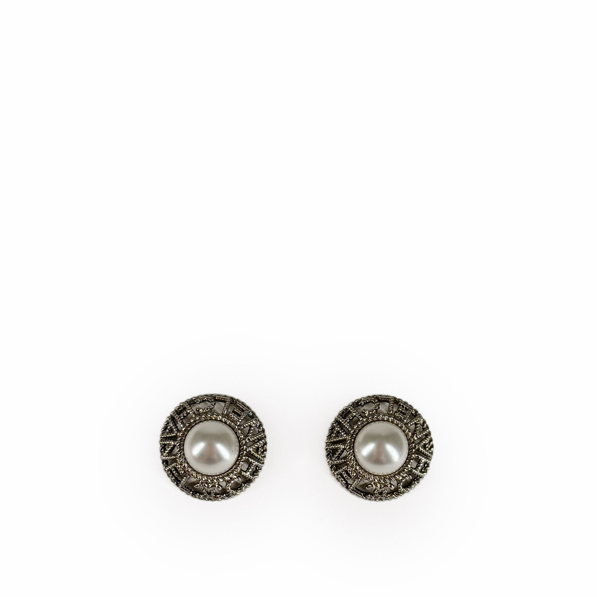 Silver-tone round stud earrings featuring a central pearl and intricate textured metalwork, curated Pre-loved Luxury by Myluxe in Helsinki.