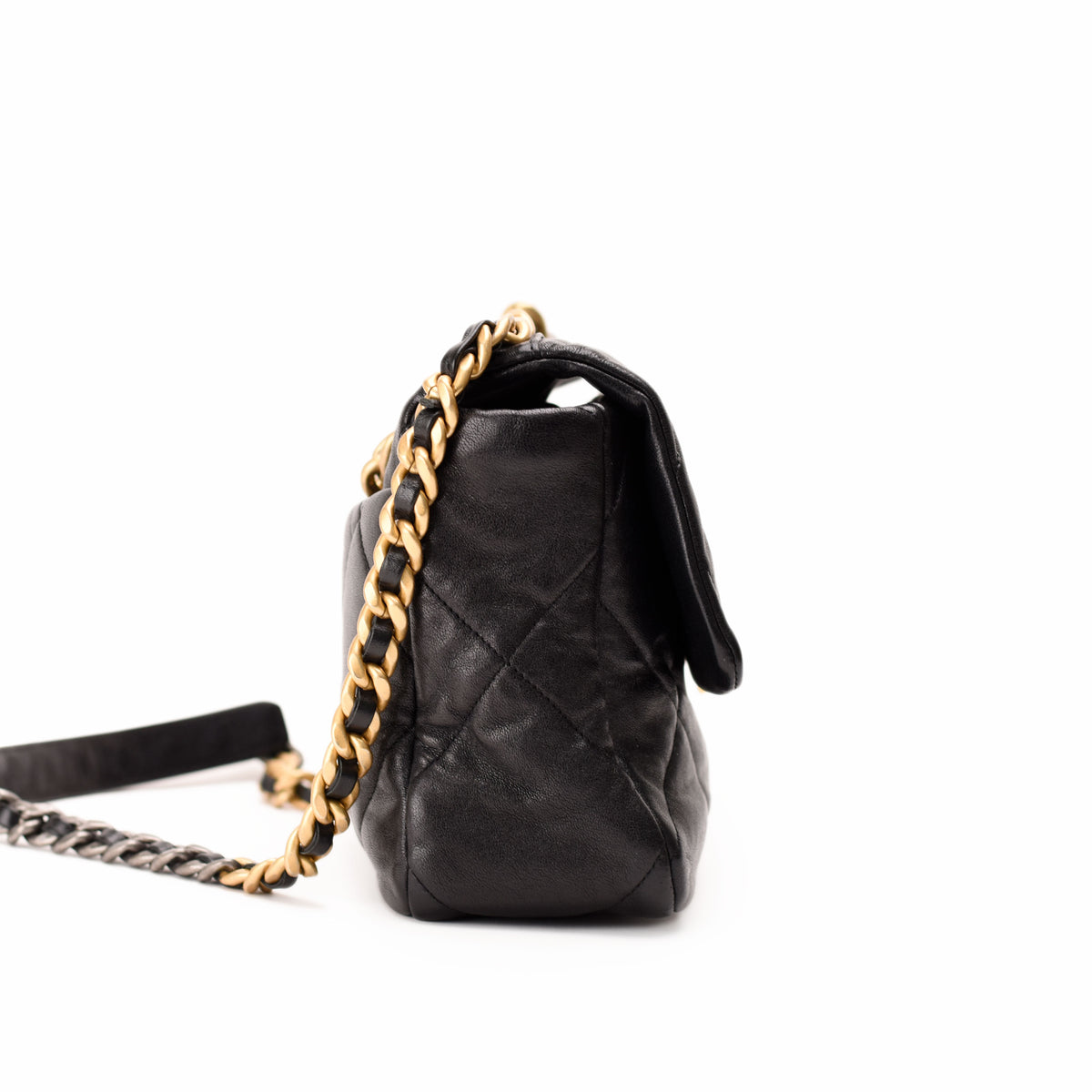Black quilted lambskin leather handbag with gold-tone chain strap, curated Pre-loved Luxury by Myluxe in Helsinki.