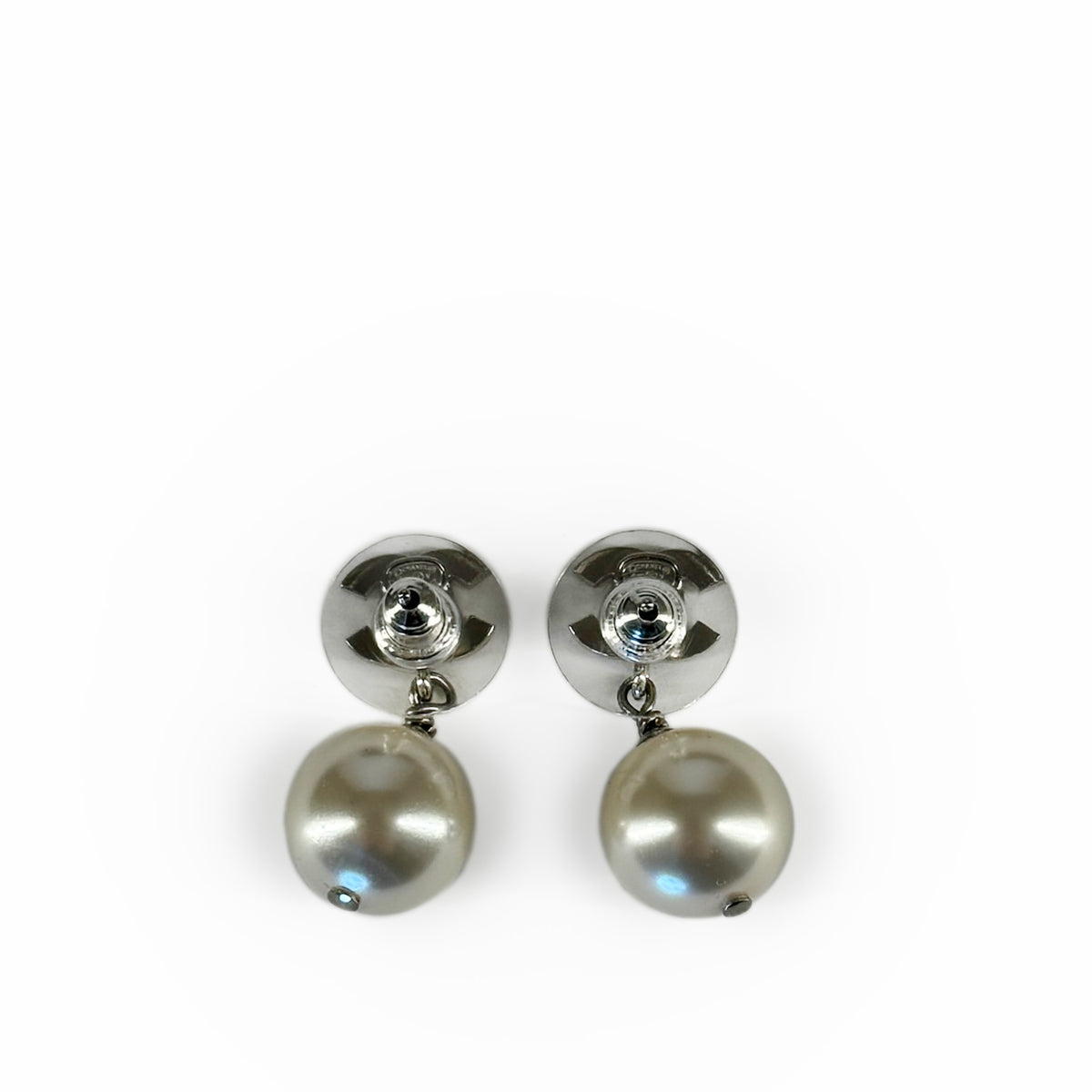 Silver tone drop earrings featuring large lustrous white pearls, curated Pre-loved Luxury by Myluxe in Helsinki.