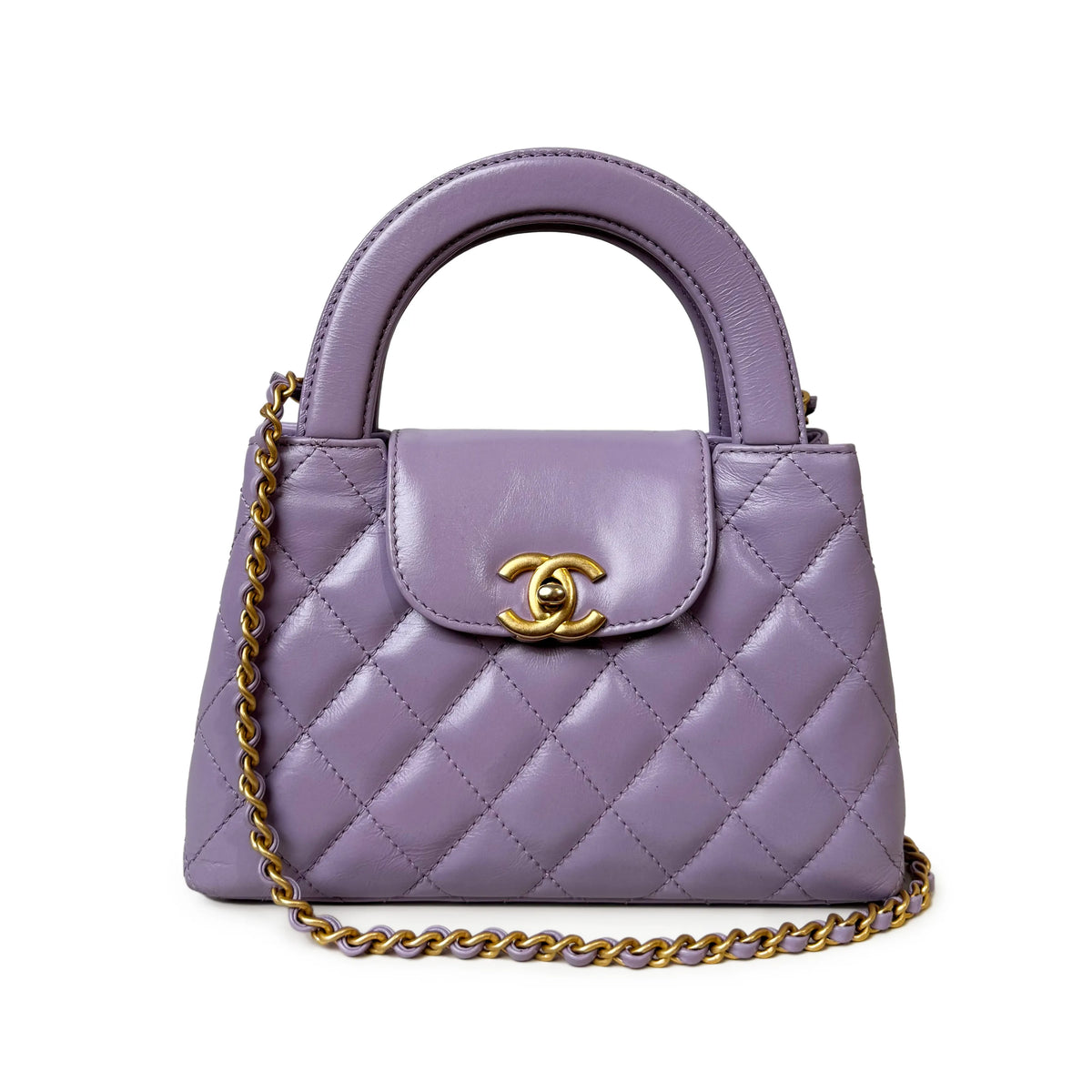 Lavender quilted leather handbag with gold chain strap, curated Pre-loved Luxury by Myluxe in Helsinki.