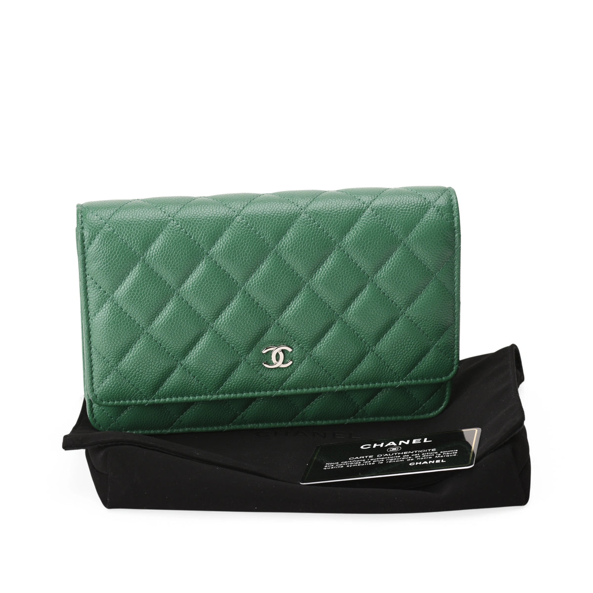 Green quilted caviar leather Chanel flap wallet with silver CC logo. curated Pre-loved Luxury by Myluxe in Helsinki.