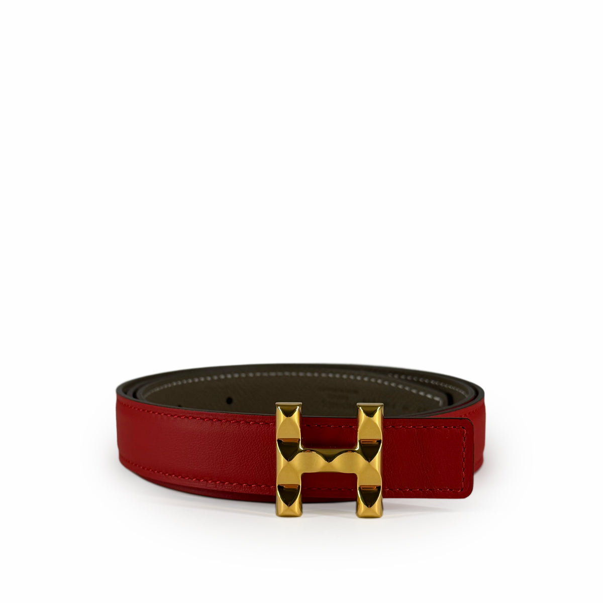 Red leather belt with a gold-tone H-shaped buckle, curated Pre-loved Luxury by Myluxe in Helsinki.
