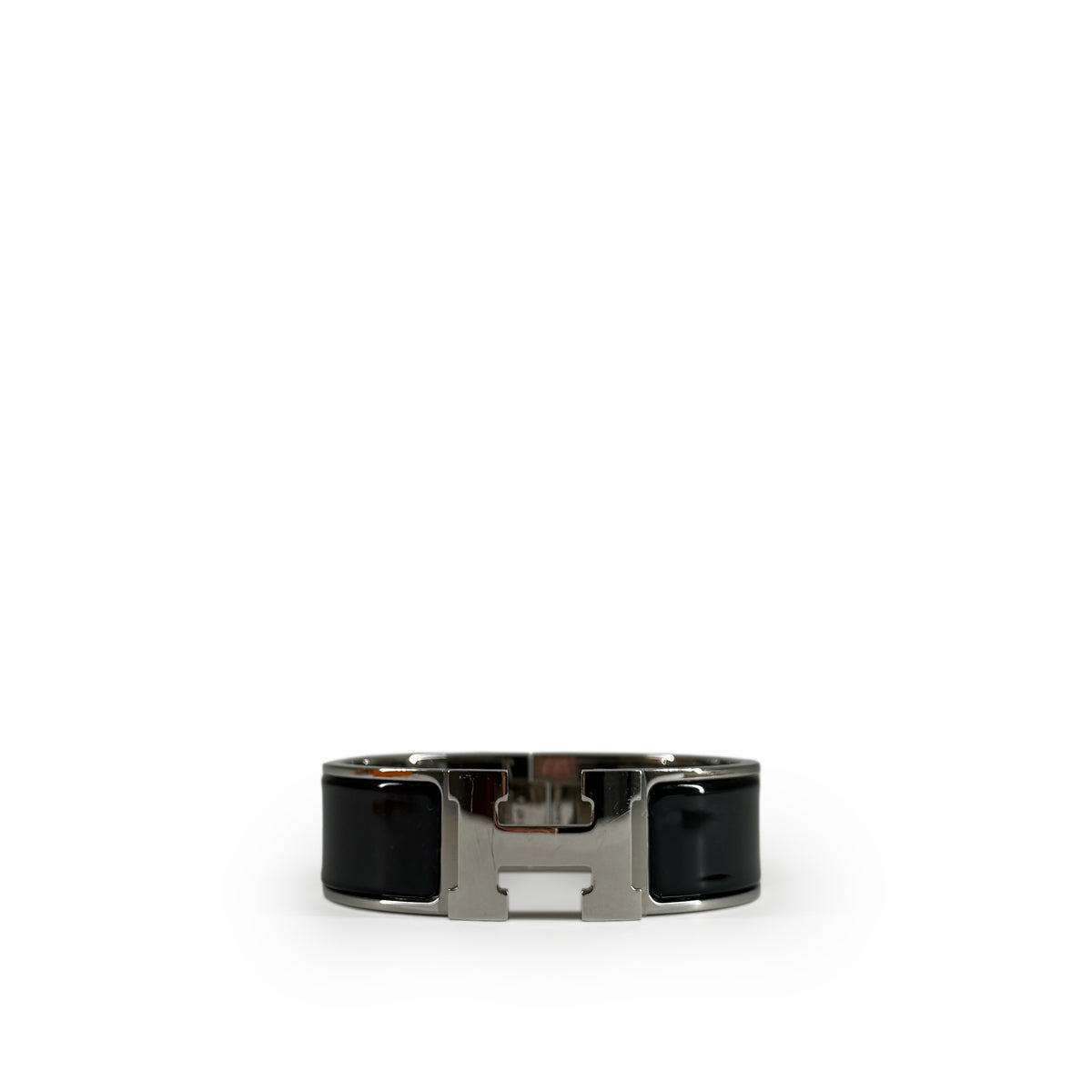 Silver metal and black ceramic ring, curated Pre-loved Luxury by Myluxe in Helsinki.