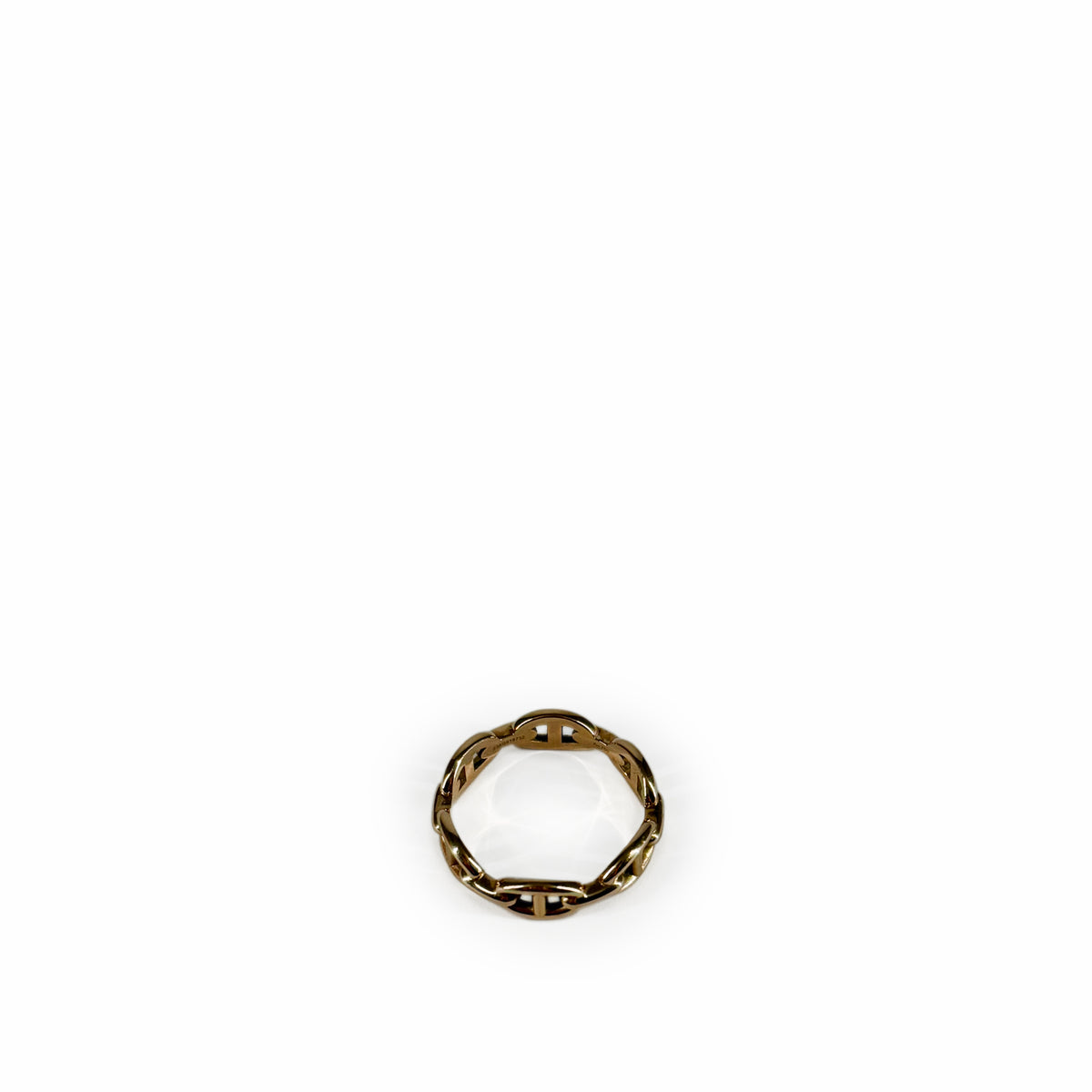 Gold-tone metal chain link ring, curated Pre-loved Luxury by Myluxe in Helsinki.