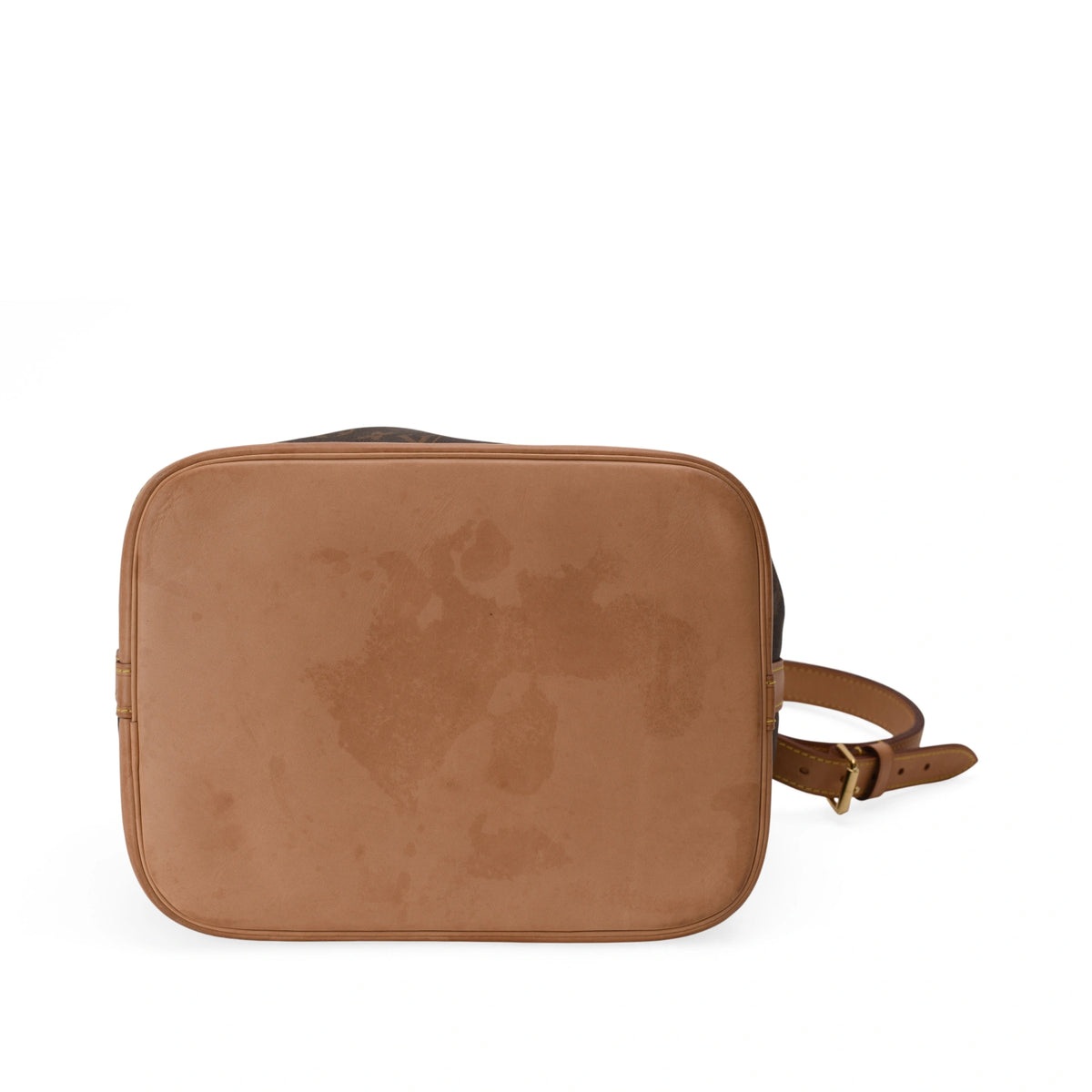 Brown leather luxury crossbody bag with adjustable strap. curated Pre-loved Luxury by Myluxe in Helsinki.